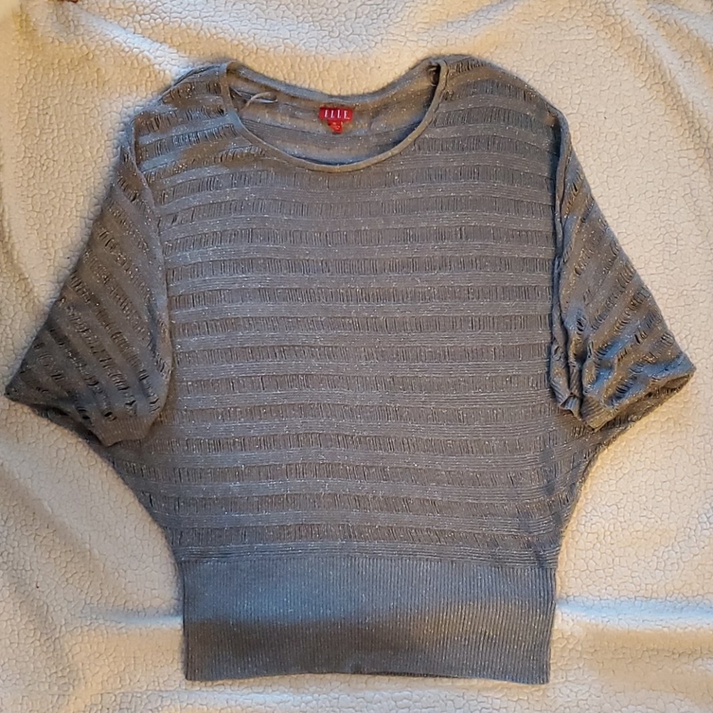Elle grey top